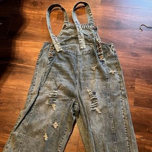 Easel cropped overalls